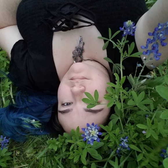 Meet your Posher, Tessa - Picture 5 of 7